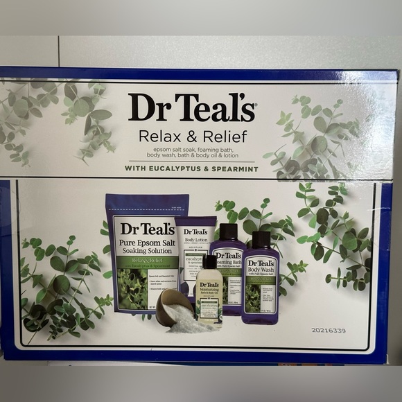 Dr.Teals Relax & Relief Eucalyptus & Spearmint 5-Piece Bath Regimen Gift Set - Picture 2 of 3